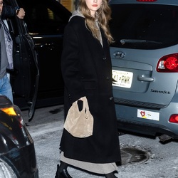 01-18 - Arriving at a recording studio in New York City - New York